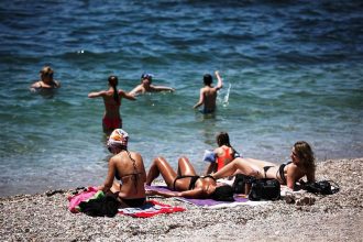 "Καμίνι" και την Δευτέρα η Δυτική Ελλάδα - Στο "κόκκινο" ο υδράργυρος - ΠΙΝΑΚΑΣ