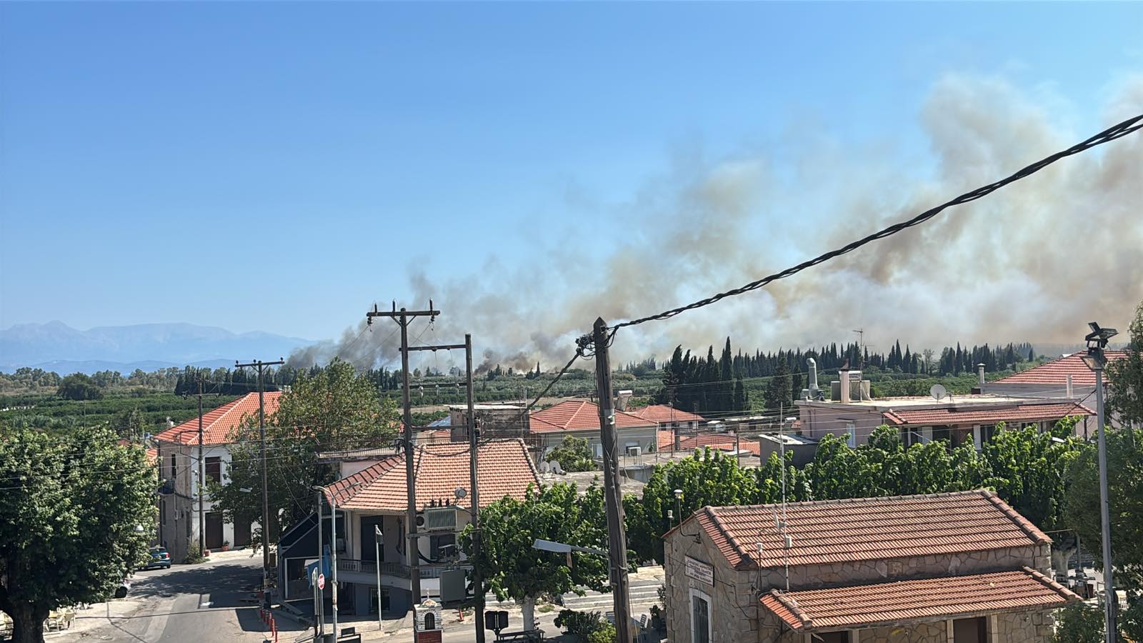 Φωτιά σε Γαλατά - Ευηνοχώρι - Ήχησε το 112, πυροσβέστης μεταφέρθηκε στο νοσοκομείο (ΦΩΤΟ - ΒΙΝΤΕΟ)