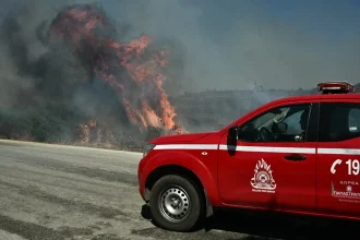 Φωτιά στην Πρέβεζα – Μήνυμα από το 112 για ετοιμότητα