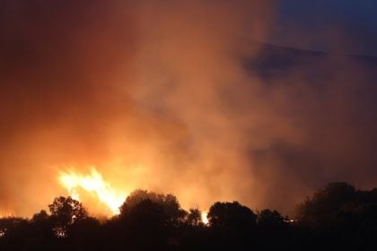 Φωτιά τα ξημερώματα στα Φαρακλάτα Κεφαλονιάς - Ήχησε το 112
