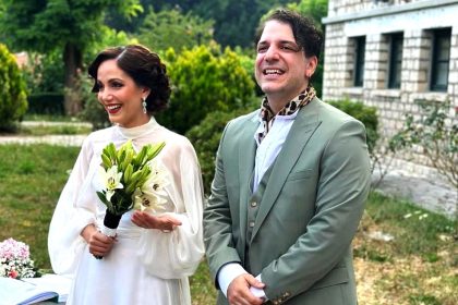 Παντρεύτηκαν στην Ευρυτανία οι ηθοποιοί Χρήστος Κοντογεώργης και Καλλιόπη Παναγιωτίδου
