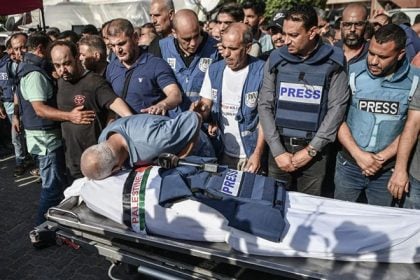 Γάζα – Δημοσιογράφοι: «Αισθανόμαστε ότι είμαστε συνεχώς στόχος»
