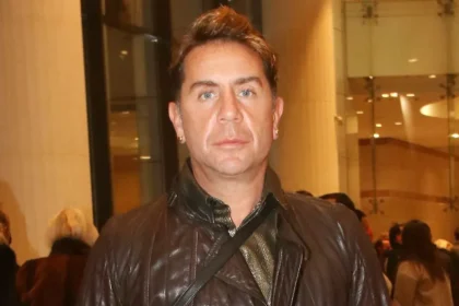 «Ο Γιώργος Μαζωνάκης προσπαθεί να διαχειριστεί με ψυχραιμία την περιπέτεια που βίωσε», δήλωσε ο δικηγόρος του