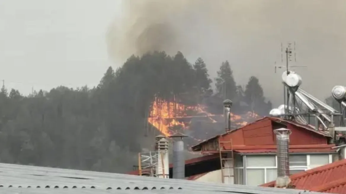 Φωτιά στο Σύδενδρο Γρεβενών - Μήνυμα του 112 για ετοιμότητα, μάχη με τέσσερις διαφορετικές εστίες