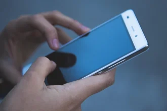 Ιαπωνική πόλη προτείνει το όριο χρήσης smartphones στις 2 ώρες τη μέρα