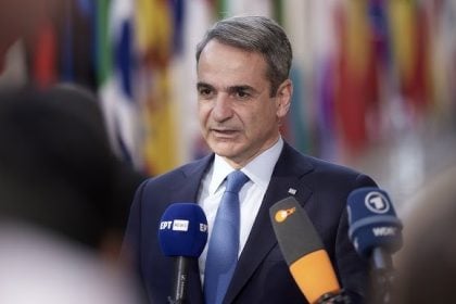 Κυριάκος Μητσοτάκης: «Να γίνει άμεση εκεχειρία στην Ουκρανία» – Η παρέμβαση στις τηλεδιασκέψεις των Ευρωπαίων ηγετών