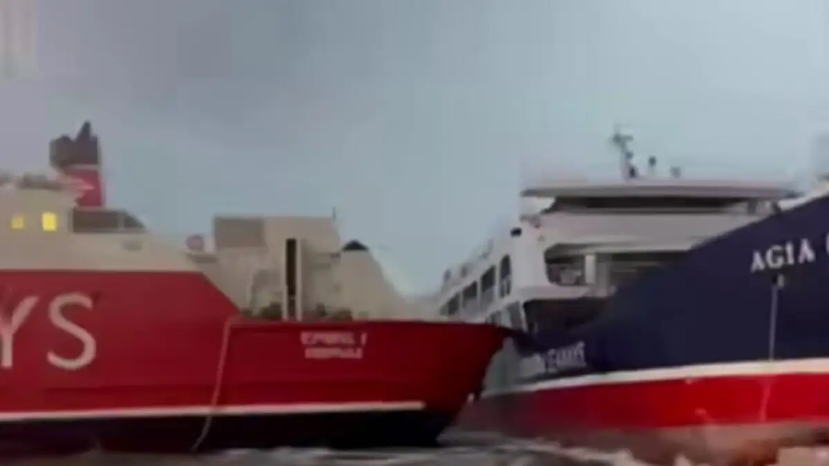 Ηγουμενίτσα: Έσπασαν οι κάβοι και συγκρούστηκαν δυο πλοία στο λιμάνι