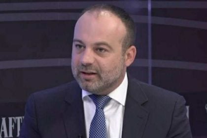 Η στέγη είναι κοινωνικό δικαίωμα και δεν μετριέται με πιστοποιητικά