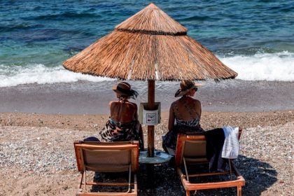 Καιρός: «Πρώτα σφηνάκι δροσιάς και μετά παρατεταμένη ζέστη» – Η πρόγνωση για τον Δεκαπενταύγουστο