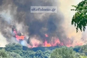 Σε ύφεση η φωτιά στην Κεφαλονιά