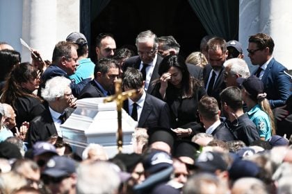 Ο σπαρακτικός επικήδειος του Αντώνη Σαμαρά στην κηδεία της κόρης του - «Τι να πει ένας πατέρας που χάνει το παιδί του»