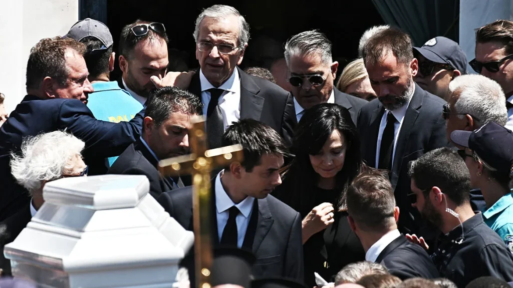 Ο σπαρακτικός επικήδειος του Αντώνη Σαμαρά στην κηδεία της κόρης του - «Τι να πει ένας πατέρας που χάνει το παιδί του»