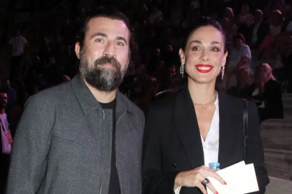 Κίμων Κουρής για τη συνύπαρξή του στη σκηνή με την Ιωάννα Τριανταφυλλίδου: Δεν χρειάζεται να προσποιηθώ τον ερωτευμένο, είμαι