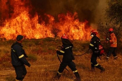Κι άλλη δασική πυρκαγιά στο Μεσολόγγι - Μήνυμα του 112 για εκκένωση της Σταμνάς