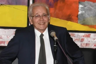 Δημήτρης Κωνσταντάρας: «Τώρα πάλι μαζί» γράφει ο γιος του δημοσιογράφου για τον πατέρα και τον παππού του