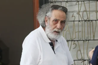 Κώστας Αρζόγλου: Η Αλίκη Βουγιουκλάκη ήταν έντιμη με τους φίλους της και «σκύλα» με τους εχθρούς της