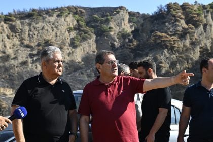 Η περιοδεία Κουτσούμπα στην Πάτρα - Τι είπε στις πυρόπληκτες περιοχές (ΒΙΝΤΕΟ)