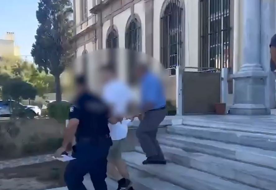 Μυτιλήνη: Προφυλακίστηκε ο 57χρονος εμπρηστής κατηγορούμενος για 7 πυρκαγιές