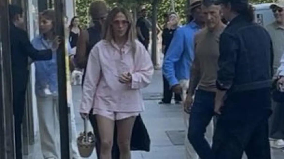 H Τζένιφερ Λόπεζ «έφαγε πόρτα» σε κατάστημα της Chanel στην Κωνσταντινούπολη επειδή... δεν την αναγνώρισαν - Πώς τους «εκδικήθηκε»