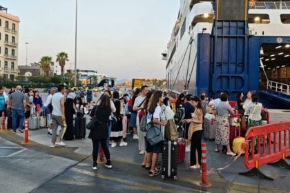 Απαγορευτικό απόπλου: Χιλιάδες επιβάτες «ξέμειναν» στα λιμάνια 