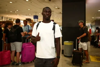 Στην Ελλάδα για τον Ολυμπιακό ο Μανέ - "Έχω δει βίντεο με τους φιλάθλους, είναι τρελοί"