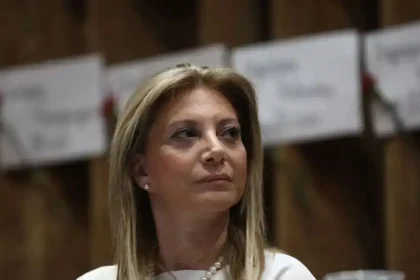 Οργισμένη αντίδραση Καρυστιανού στο πόρισμα της Πυροσβεστικής για τα Τέμπη