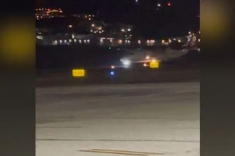 Αναγκαστική προσγείωση ελικοφόρου αεροσκάφους στη Μύκονο