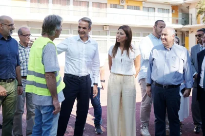 Το 3ο Γυμνάσιο Ζωγράφου, που ανακαινίζεται με το πρόγραμμα «Μαριέττα Γιαννάκου», επισκέφτηκε ο Μητσοτάκης