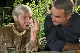 Στα 99α γενέθλια της Ελένης Γλύκατζη Αρβελέρ ο Κυριάκος Μητσοτάκης
