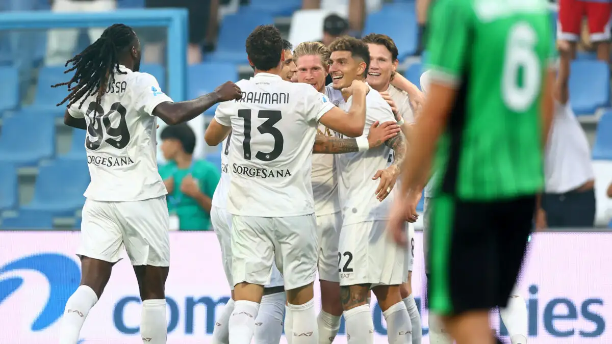 Σασουόλο – Νάπολι 0-2: Νικηφόρο ξεκίνημα για τους πρωταθλητές Ιταλίας