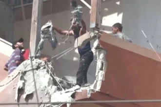 Διεθνής κατακραυγή για τον φονικό βομβαρδισμό νοσοκομείου στη Γάζα με νεκρούς δημοσιογράφους - «Τραγική ατυχία» το χαρακτηρίζει ο Νετανιάχου