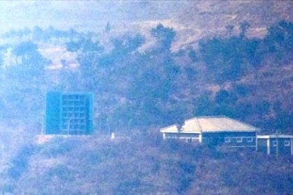 Μετά τη Νότια Κορέα και η Βόρεια άρχισε να αποσυναρμολογεί τα μεγάφωνα προπαγάνδας
