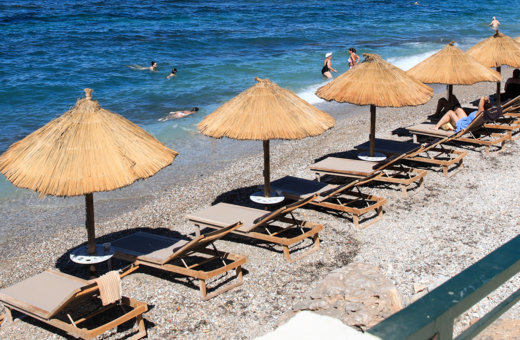 Παραλίες: 11.500 καταγγελίες στο «MyCoast» για παραβάσεις