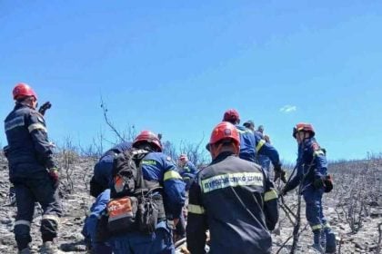 Δυτ. Ελλάδα: Θρίλερ με γυναίκα που έπεσε σε γκρεμό - Επιχείρηση της Πυροσβεστικής για απεγκλωβισμό της