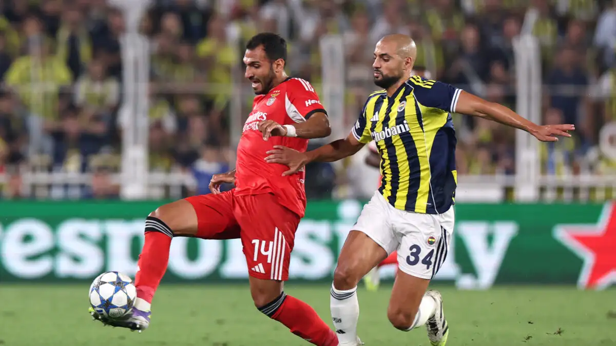 Champions League: Άντεξε με 10 παίκτες η Μπενφίκα του Βαγγέλη Παυλίδη, «πεντάρα» από την Μπόντο Γκλιμτ