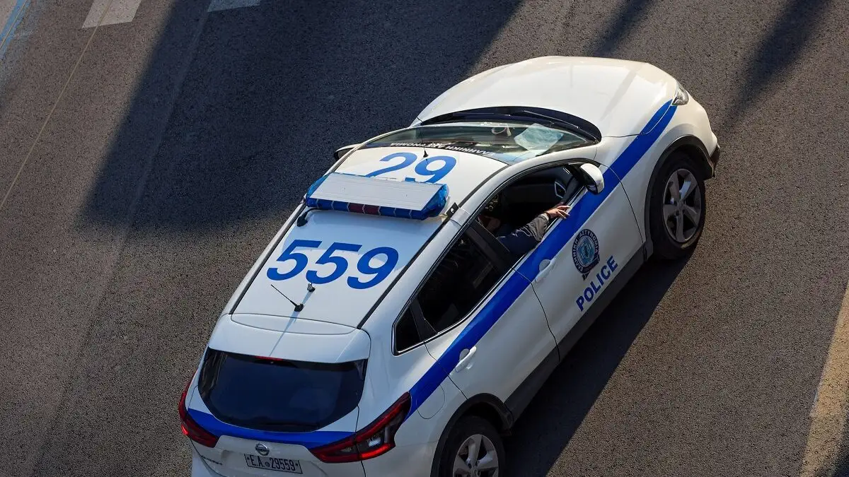 Στο Αυτόφωρο αδελφός γνωστής παρουσιάστριας: Πιάστηκε να οδηγεί μεθυσμένος και επιτέθηκε σε αστυνομικούς