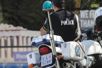 Τσαντάκιας πήγε να κλέψει άνδρα στην Ακρόπολη και κατέληξε στο νοσοκομείο με βαριές κακώσεις