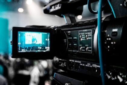 Ο Γκάι Πιρς σε συζητήσεις για να υποδυθεί τον Ρούπερτ Μέρντοχ σε νέα ταινία
