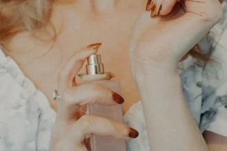 Τρία tips & tricks για να έχει μεγαλύτερη διάρκεια το άρωμά σας
