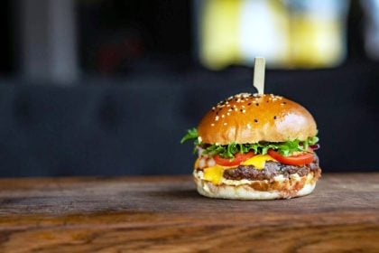 Δεν υπάρχει ασφαλής ποσότητα επεξεργασμένου κρέατος που να μπορούμε να καταναλώσουμε