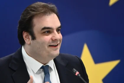 Πιερρακάκης: Ορόσημο για τον ελληνικό τραπεζικό τομέα η συμφωνία εξαγοράς της HSBC Μάλτας από τη Credia Bank