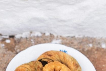 Πιταράκια κρητικά, με μυζήθρα και δυόσμο