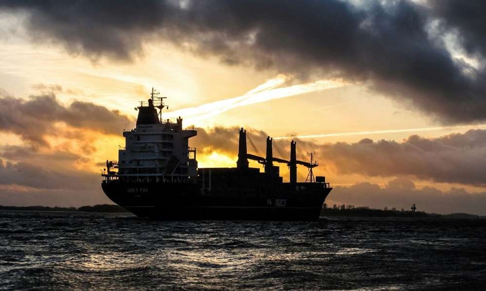 Μυστήριο με φορτηγό πλοίο στον Αστακό: Τα σενάρια για στρατιωτικό υλικό στον Χαφτάρ