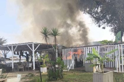 Πρέβεζα: Κάηκε ολοσχερώς beach bar στην παραλία Μονολιθίου - ΒΙΝΤΕΟ