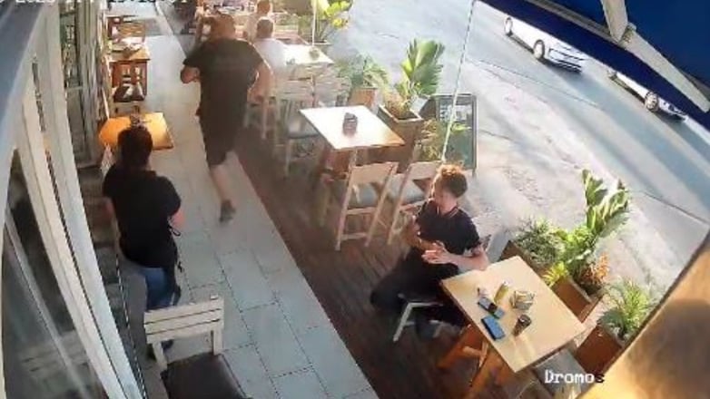 Εργαζόμενος σε ψησταριά έσωσε πελάτη από πνιγμό