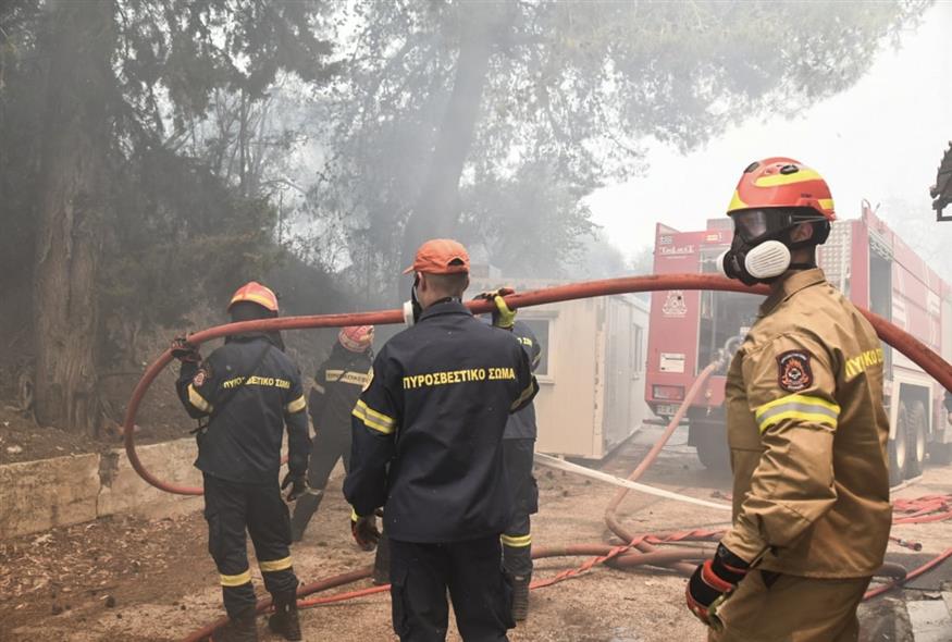Πυρκαγιά σε δύο εστίες στα Καλύβια Ήλιδας - ΝΕΟΤΕΡΑ