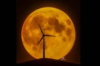 Η πανσέληνος του Αυγούστου (Οξύρρυγχου) πάνω από το Παναχαϊκό (ΦΩΤΟ)