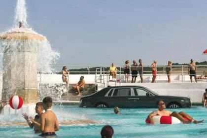 Τι σχέση έχει το συγκρότημα The Who με μία βυθισμένη σε πισίνα Rolls-Royce;