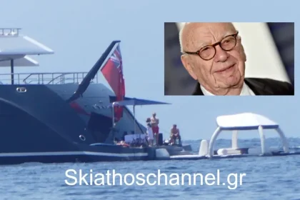 Μητσοτάκης και Μέρντοχ με τις συζύγους τους δείπνησαν σε ψαροταβέρνα στην Τήνο