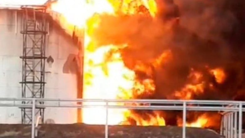 Ρωσία: Πυρκαγιά σε διυλιστήριο έπειτα από επιδρομή ουκρανικών drones